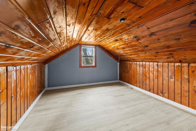 2105 Lambden Road, Flint, MI 48532