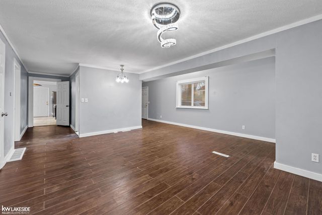 2105 Lambden Road, Flint, MI 48532