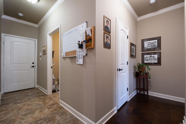 2805 Coldwater Dr, Benton, AR 72019