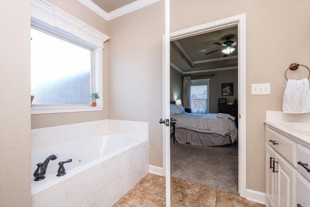 2805 Coldwater Dr, Benton, AR 72019