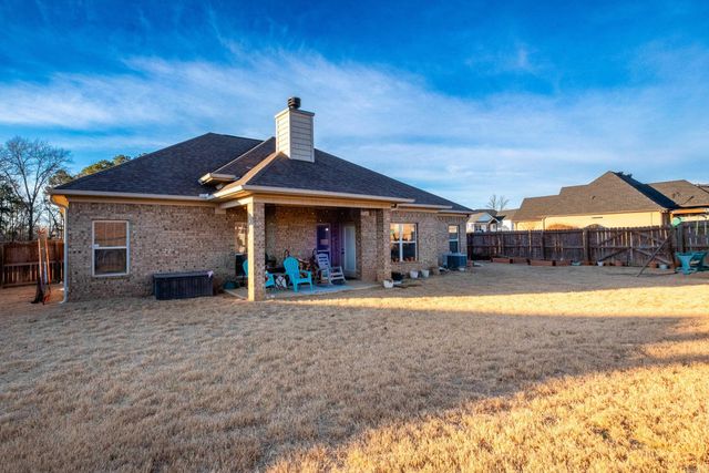 2805 Coldwater Dr, Benton, AR 72019