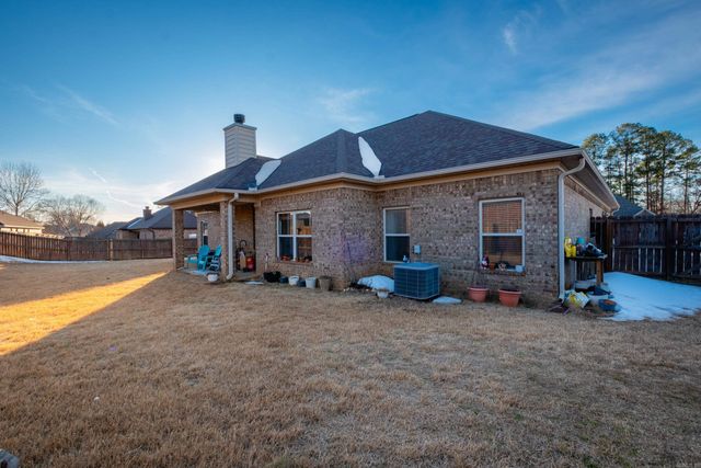 2805 Coldwater Dr, Benton, AR 72019