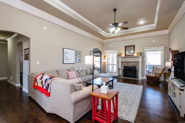 2805 Coldwater Dr, Benton, AR 72019