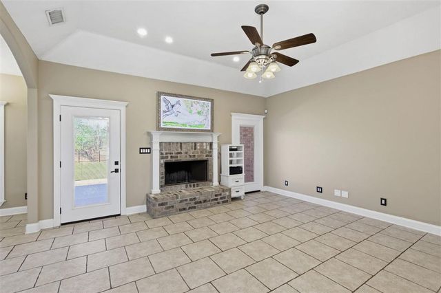 7281 W Savanna Lane, Lake Charles, LA 70605