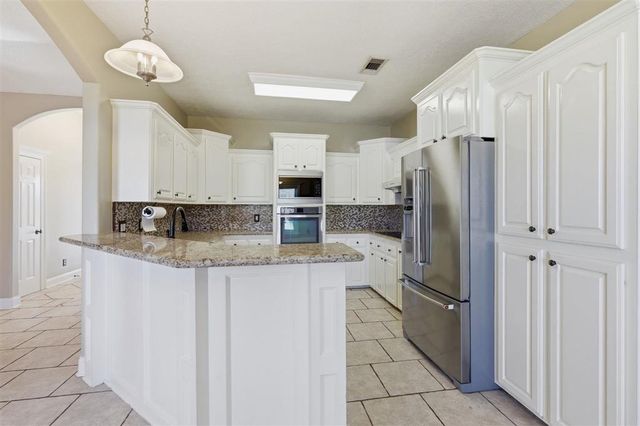 7281 W Savanna Lane, Lake Charles, LA 70605