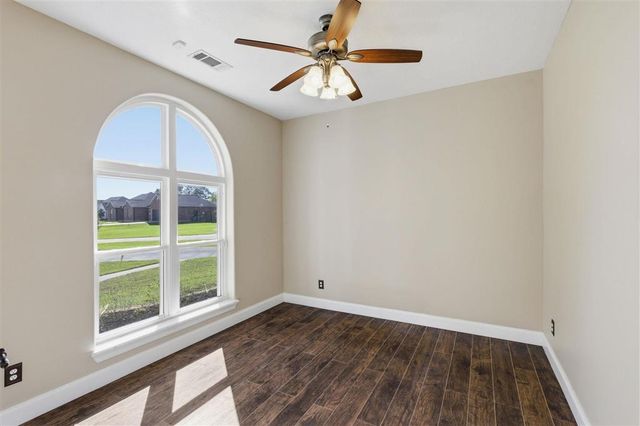 7281 W Savanna Lane, Lake Charles, LA 70605