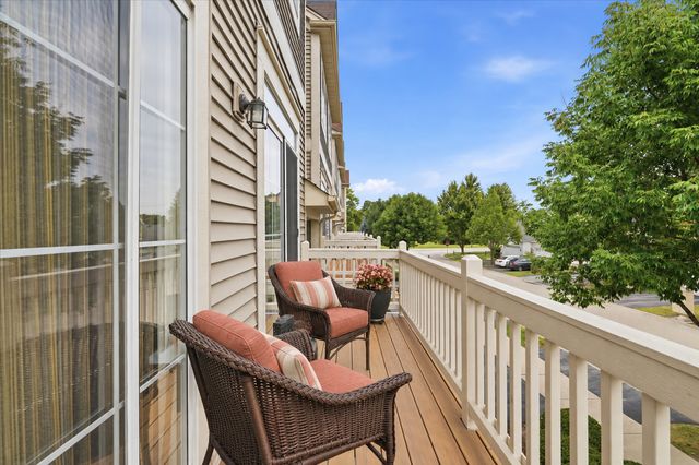 674 Shoreline Drive, Grayslake, IL 60030