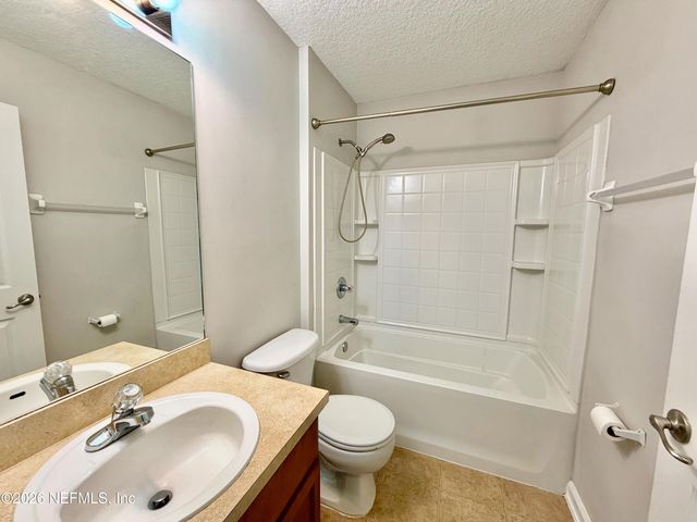 929 RAINDROP Lane, Middleburg, FL 32068