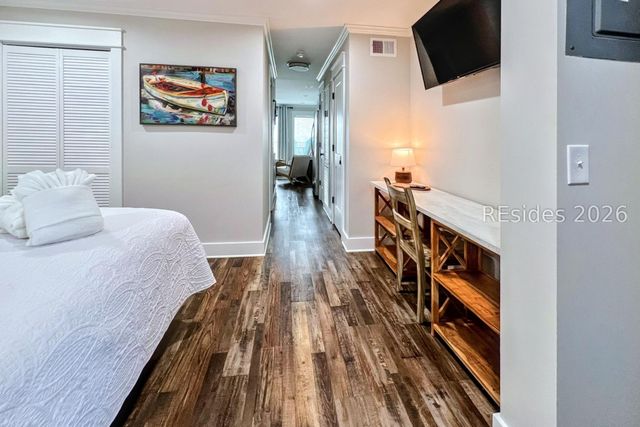 40 Folly Field Rd Apt B222, Hilton Head Island, SC 29928