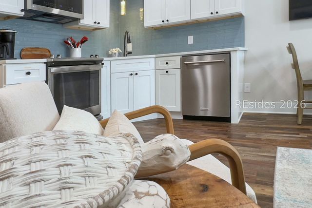 40 Folly Field Rd Apt B222, Hilton Head Island, SC 29928