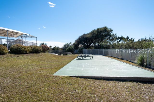 40 Folly Field Rd Apt B222, Hilton Head Island, SC 29928