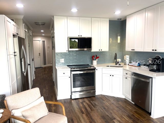 40 Folly Field Rd Apt B222, Hilton Head Island, SC 29928