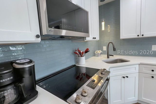 40 Folly Field Rd Apt B222, Hilton Head Island, SC 29928