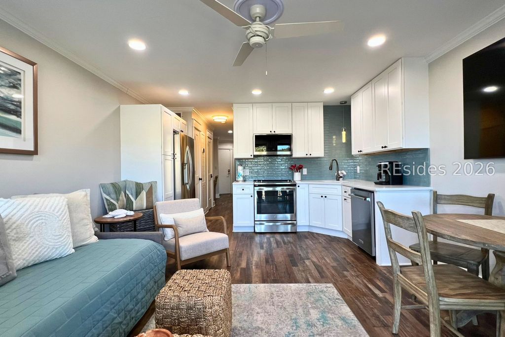 40 Folly Field Rd Apt B222, Hilton Head Island, SC 29928