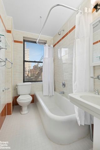 140 E 95th St Apt 5C, New York City, NY 10128