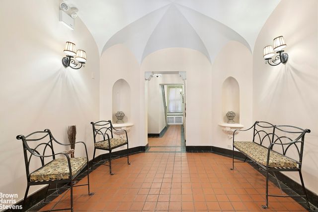 140 E 95th St Apt 5C, New York City, NY 10128