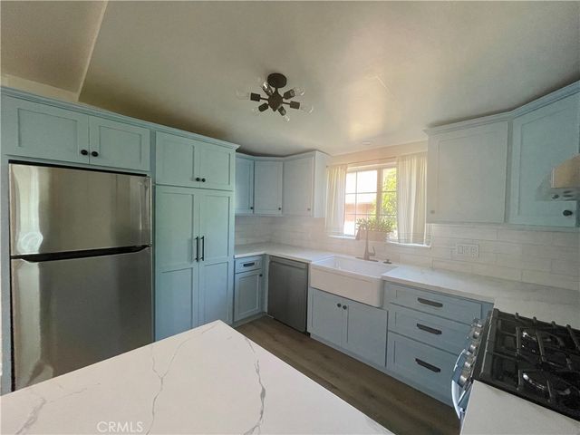 1570 Locust Street, Pasadena, CA 91106