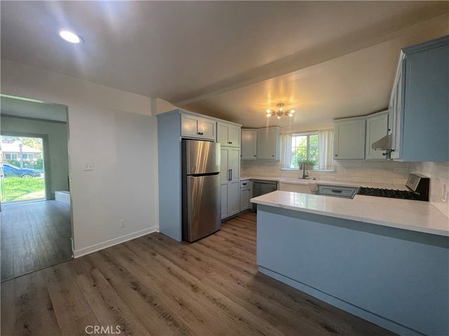 1570 Locust Street, Pasadena, CA 91106