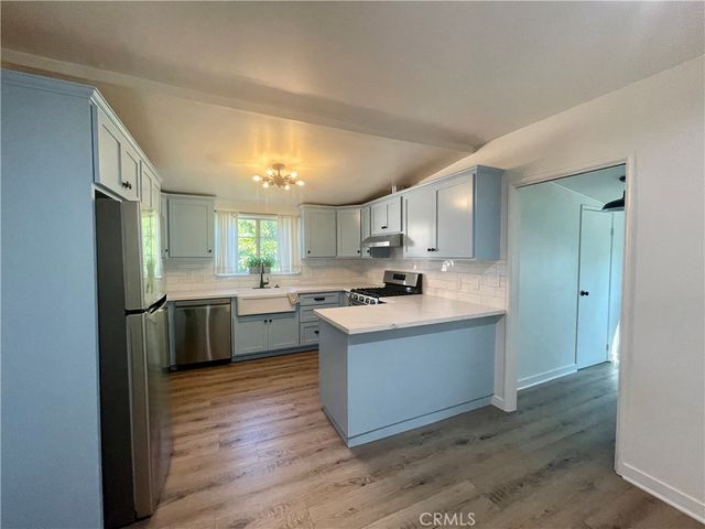 1570 Locust Street, Pasadena, CA 91106