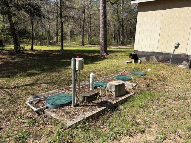 1300 Cherry Creek Drive, Shepherd, TX 77371