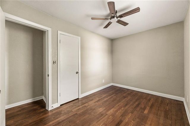 2300 E 55th Street, Kansas City, MO 64130