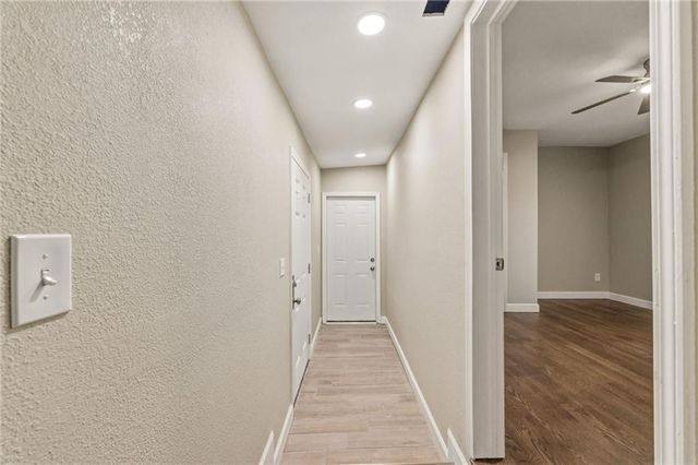 2300 E 55th Street, Kansas City, MO 64130
