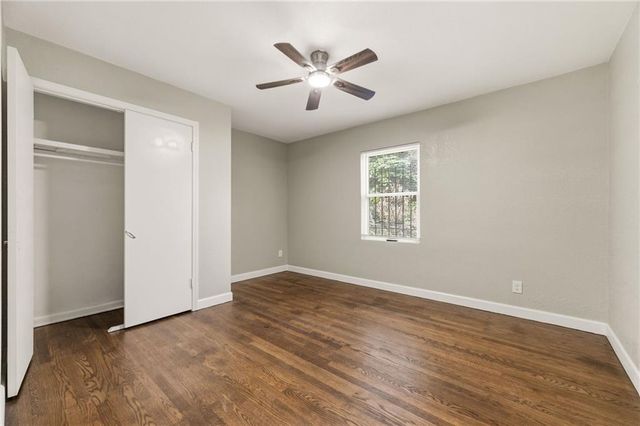 2300 E 55th Street, Kansas City, MO 64130