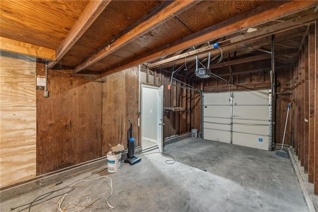 2300 E 55th Street, Kansas City, MO 64130