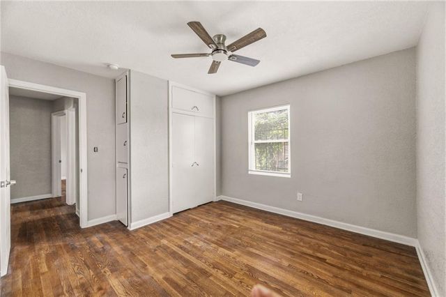 2300 E 55th Street, Kansas City, MO 64130