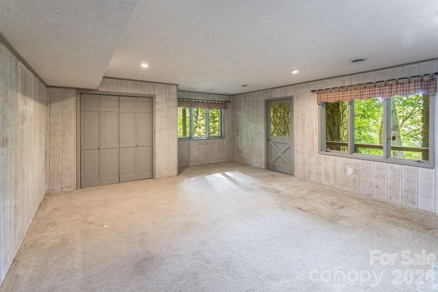 1126 Scenic Circle, Waynesville, NC 28786