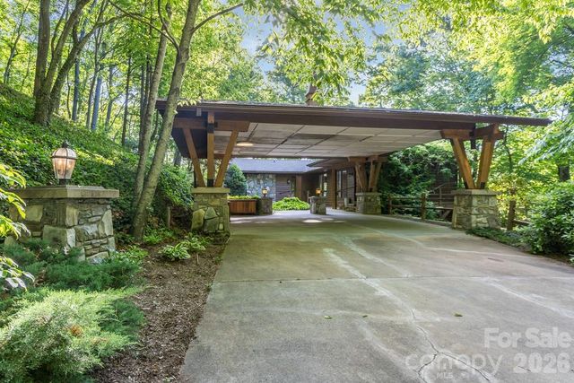 1126 Scenic Circle, Waynesville, NC 28786