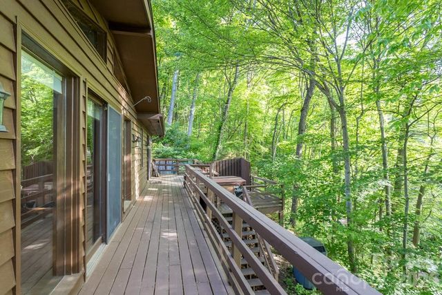 1126 Scenic Circle, Waynesville, NC 28786