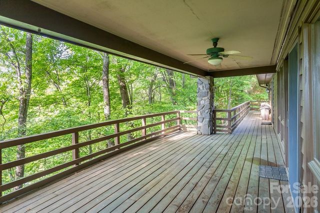 1126 Scenic Circle, Waynesville, NC 28786