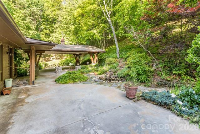 1126 Scenic Circle, Waynesville, NC 28786