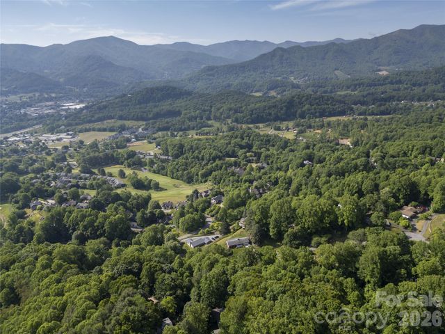 1126 Scenic Circle, Waynesville, NC 28786