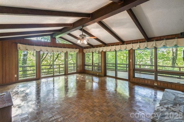 1126 Scenic Circle, Waynesville, NC 28786