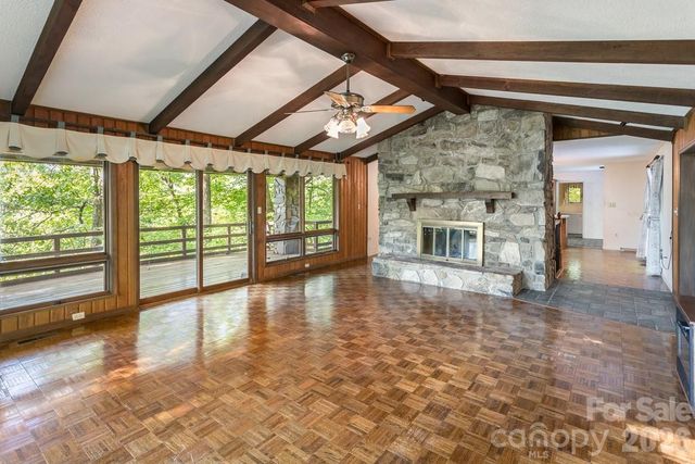 1126 Scenic Circle, Waynesville, NC 28786