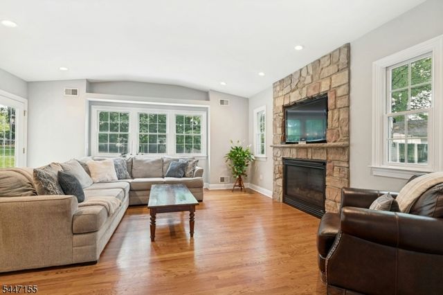 2640 Crest Ln, Scotch Plains Twp., NJ 07076