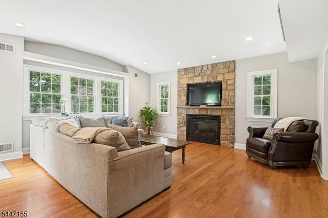 2640 Crest Ln, Scotch Plains Twp., NJ 07076