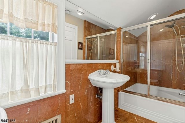 2640 Crest Ln, Scotch Plains Twp., NJ 07076