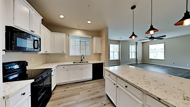 4703 E Waterman Street 102, Gilbert, AZ 85297
