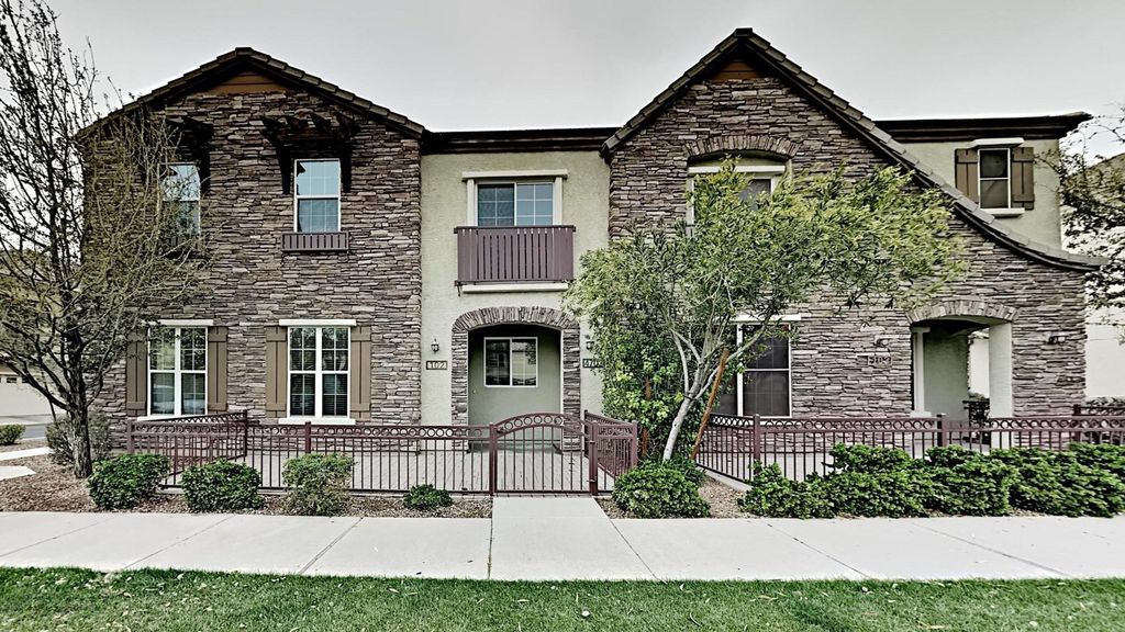 4703 E Waterman Street 102, Gilbert, AZ 85297