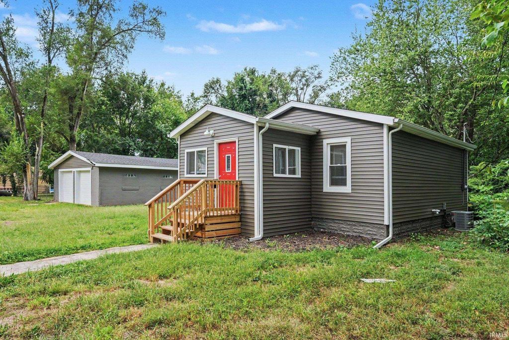 54327 Hastings Street, Elkhart, IN 46514