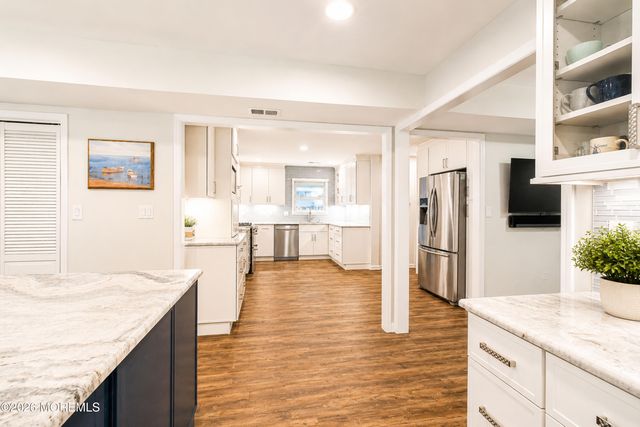 10 Violante Court, Eatontown, NJ 07724