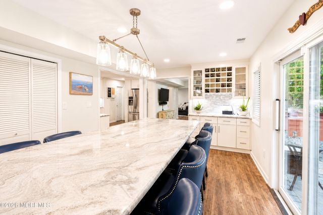 10 Violante Court, Eatontown, NJ 07724