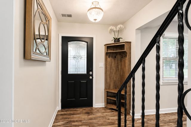 10 Violante Court, Eatontown, NJ 07724