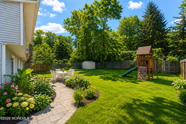 10 Violante Court, Eatontown, NJ 07724