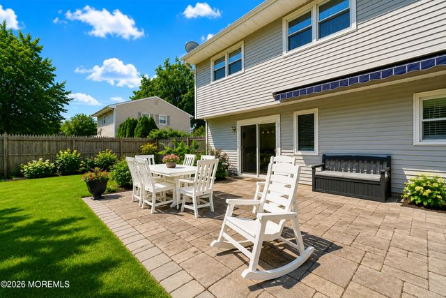 10 Violante Court, Eatontown, NJ 07724