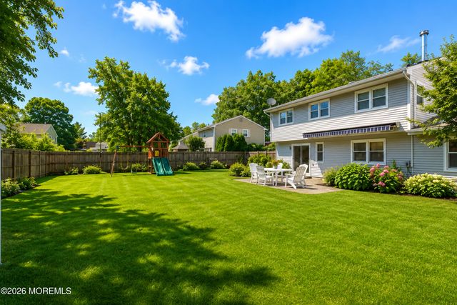 10 Violante Court, Eatontown, NJ 07724