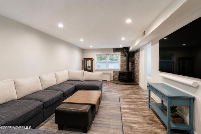 10 Violante Court, Eatontown, NJ 07724